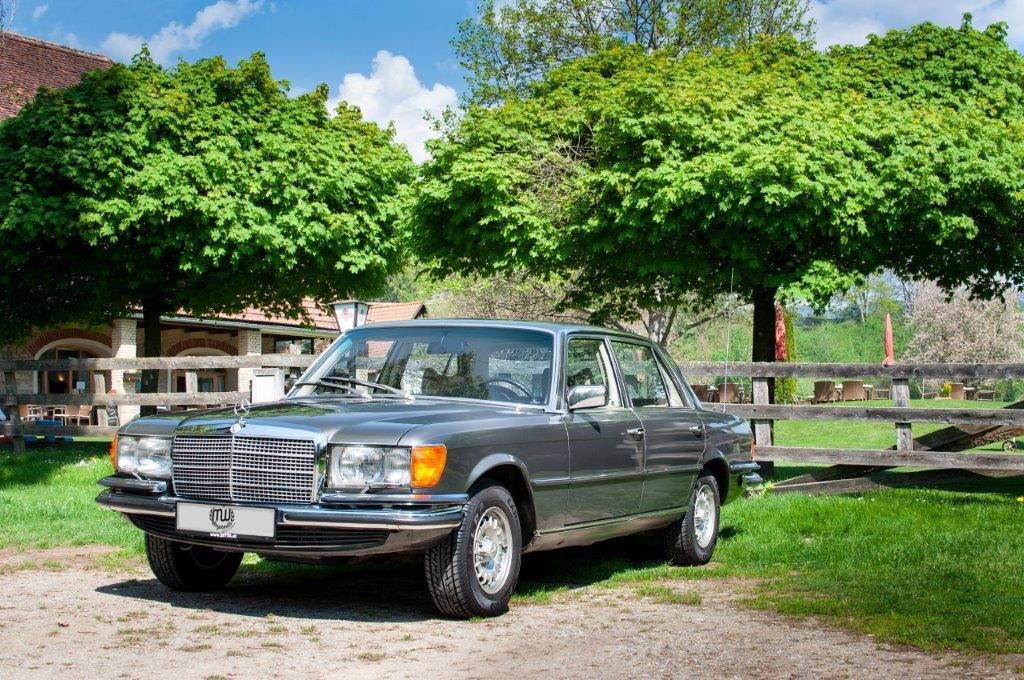 Mercedes-Benz W116 450 SEL im Freien