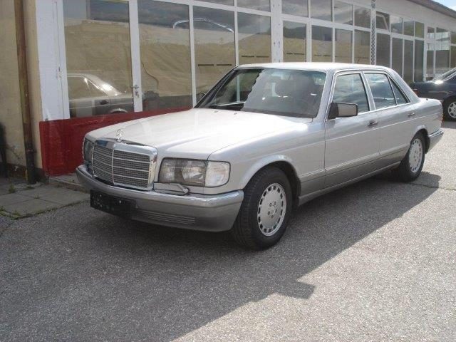 Mercedes-Benz W126 560 SE in Silbergrau