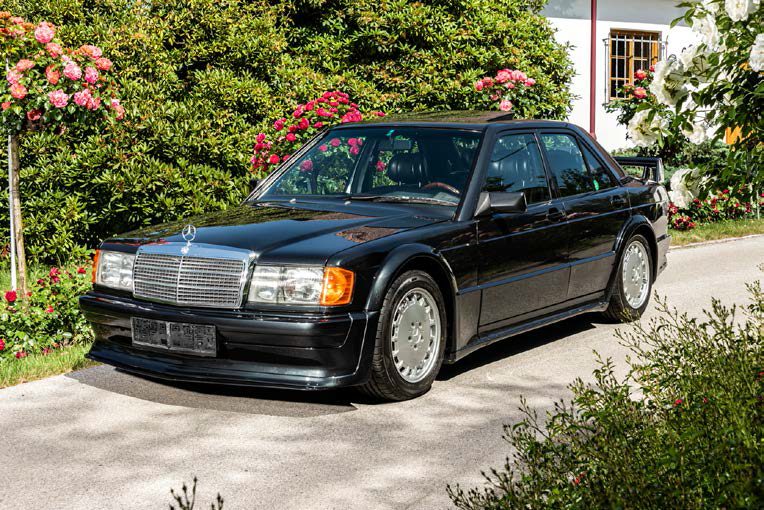 Vollrestaurierter Mercedes-Benz 190 E 2.5-16 EVO I in Blauschwarz