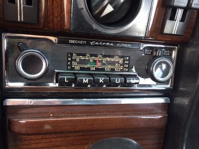 Original Becker-Radio im Armaturenbrett